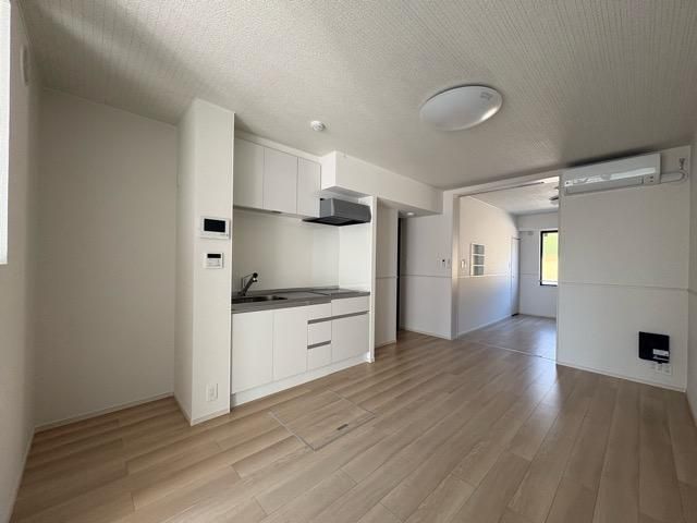 �y���ԁE���r���O�z�@