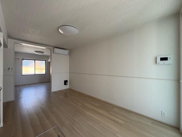 �y�����E���r���O�z�@