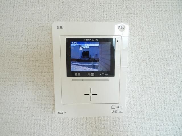 �y�Z�L�����e�B�z�@