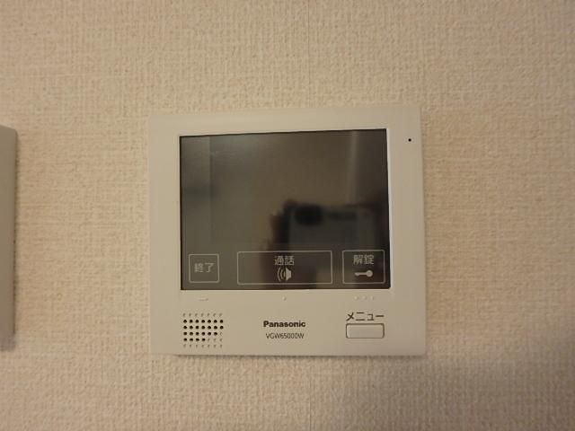 �y�Z�L�����e�B�z�@