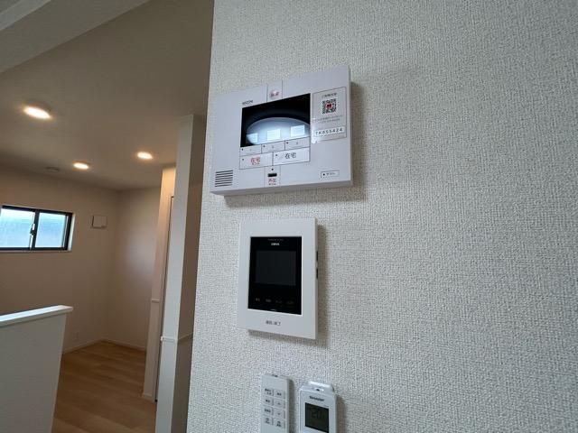 �y�Z�L�����e�B�z�@