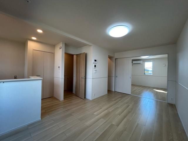 �y�����E���r���O�z�@