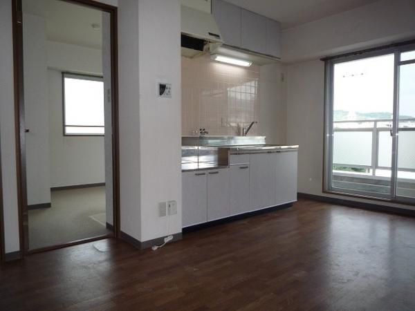 �y���ԁE���r���O�z�@