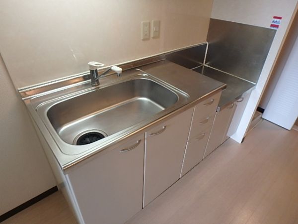 �y�����E���r���O�z�@