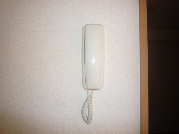 �y�Z�L�����e�B�z�@