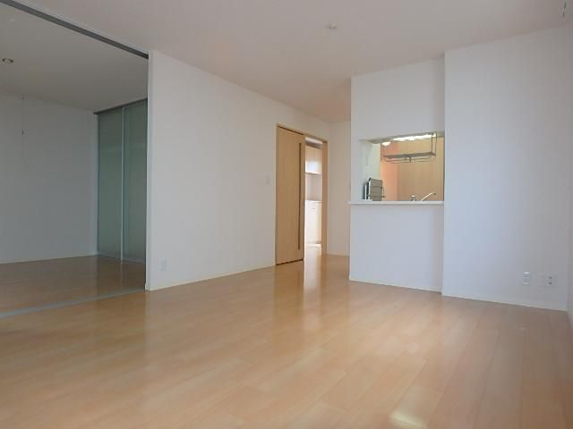 �y���ԁE���r���O�z�@���J�E���^�[�L�b�`�������́�