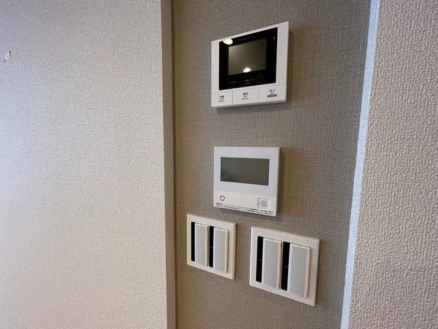 �y�Z�L�����e�B�z�@