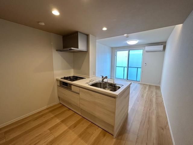 �y�����E���r���O�z�@