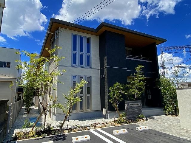 �y�G���g�����X�z�@