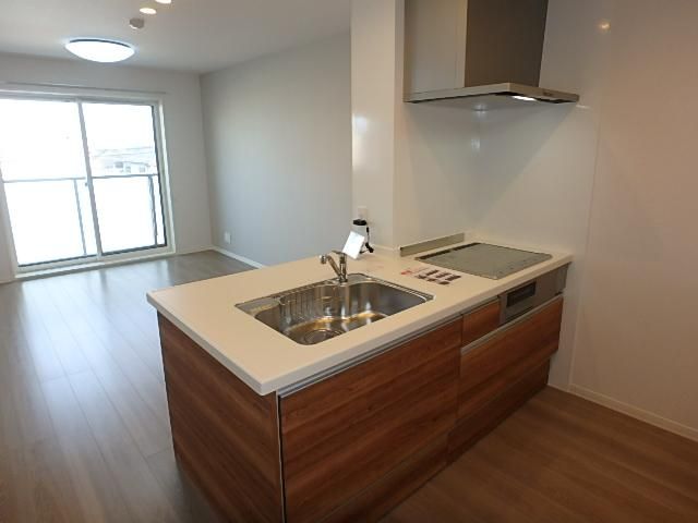 �y�L�b�`���z�@