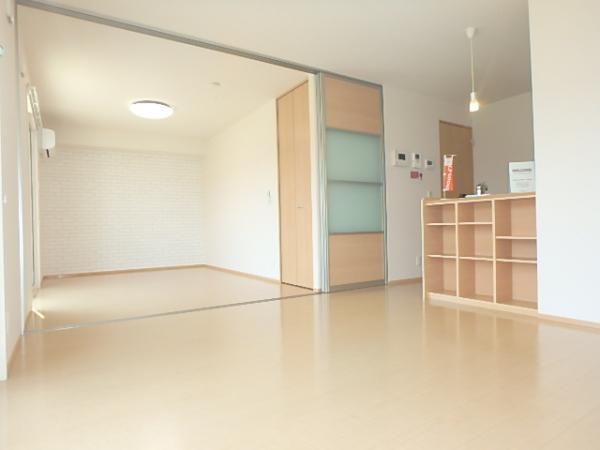 �y���ԁE���r���O�z�@