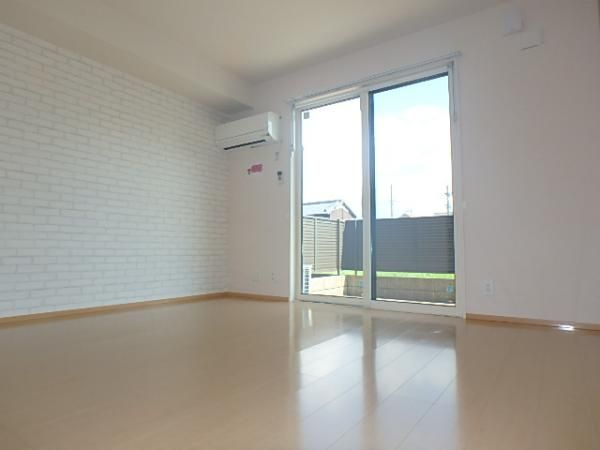 �y�����E���r���O�z�@