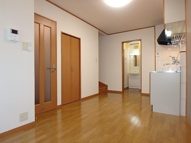 �y���ԁE���r���O�z�@