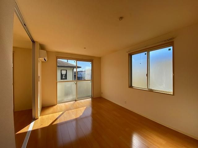 �y�����E���r���O�z�@