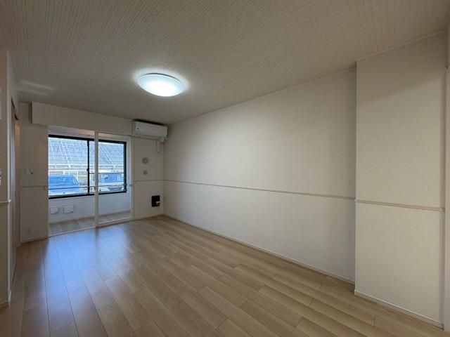 �y�����E���r���O�z�@