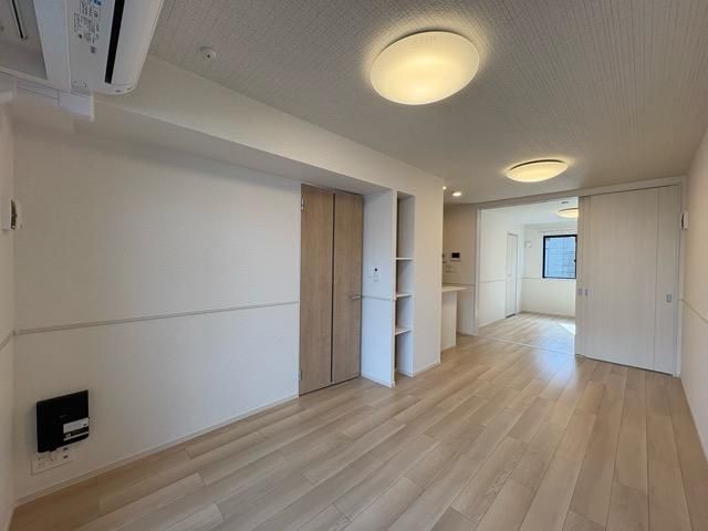 �y�����E���r���O�z�@