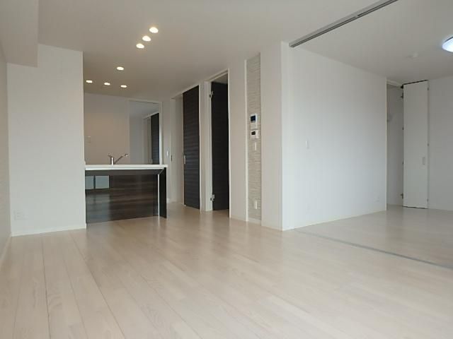 �y���ԁE���r���O�z�@