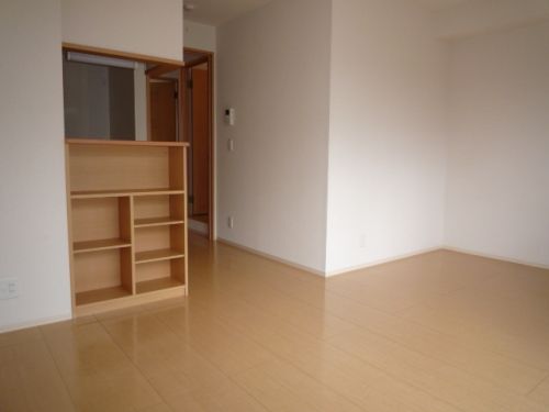 �y�Z�L�����e�B�z�@