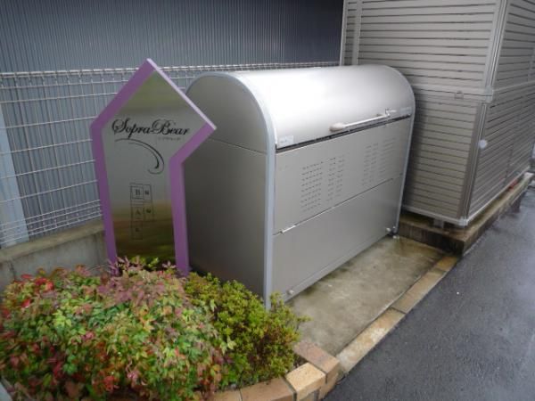 �y�G���g�����X�z�@