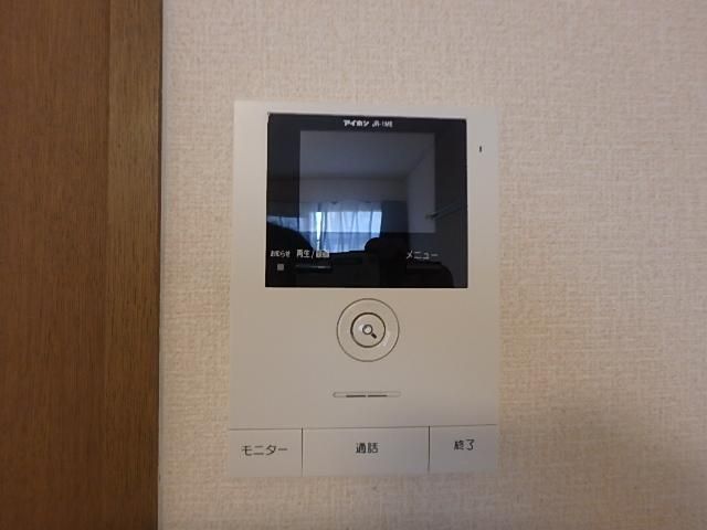 �y�Z�L�����e�B�z�@