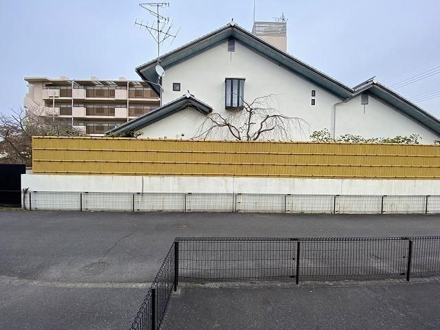 y]z@