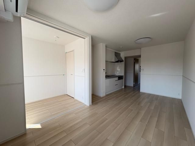 �y���ԁE���r���O�z�@