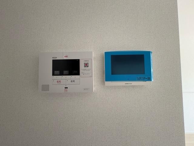 �y�Z�L�����e�B�z�@