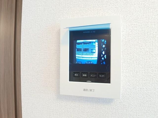 �y�Z�L�����e�B�z�@