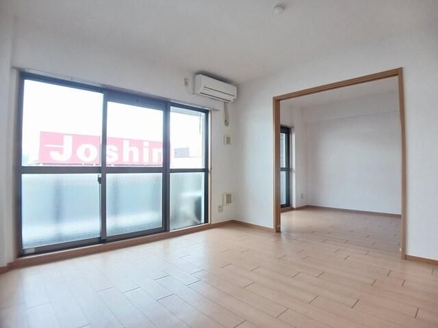 �y���ԁE���r���O�z�@