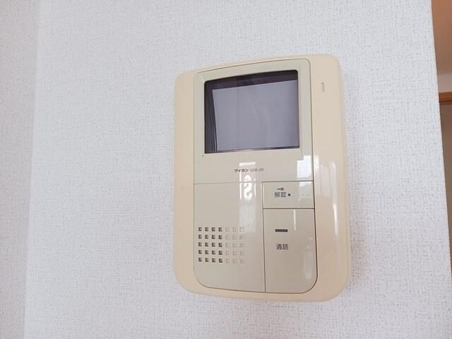 �y�Z�L�����e�B�z�@