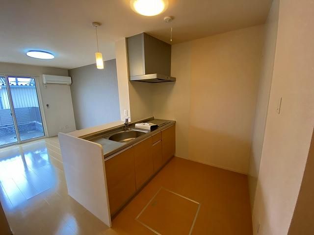 �y�L�b�`���z�@