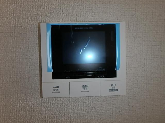 �y�Z�L�����e�B�z�@