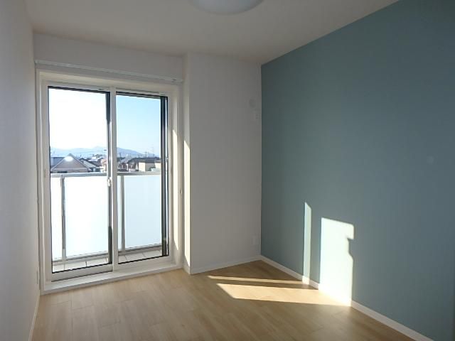 �y�����E���r���O�z�@