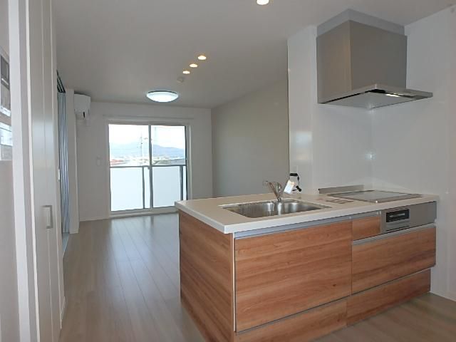 �y�����E���r���O�z�@