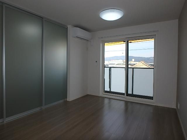 �y�����E���r���O�z�@