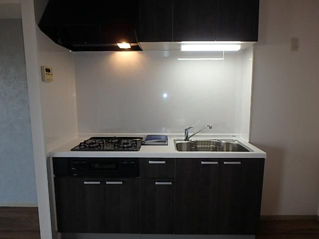 �y�L�b�`���z�@