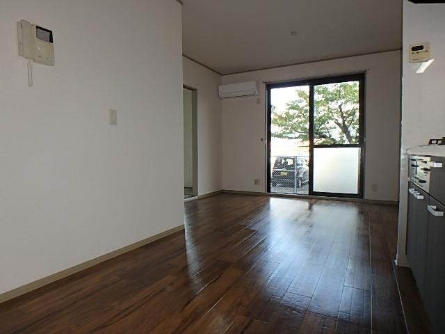 �y�����E���r���O�z�@