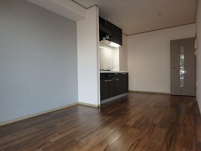 �y�����E���r���O�z�@