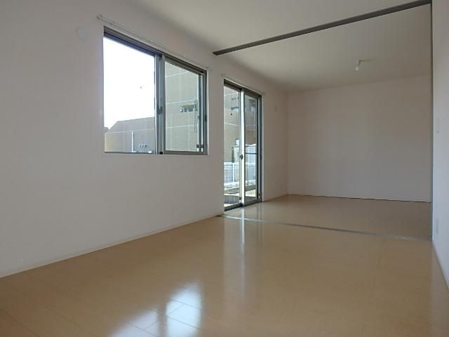 �y�����E���r���O�z�@