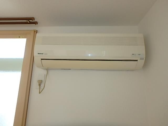 �y���̑��ݔ��z�@���G�A�R���t��