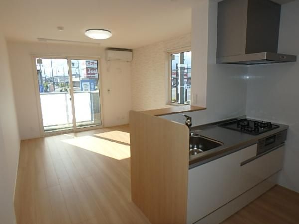 �y�����E���r���O�z�@