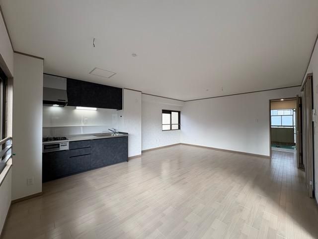 �y�����E���r���O�z�@