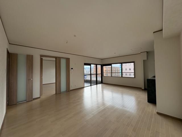 �y�����E���r���O�z�@