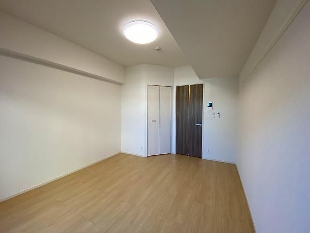 �y���ԁE���r���O�z�@