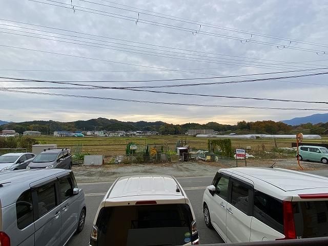 �y���]�z�@