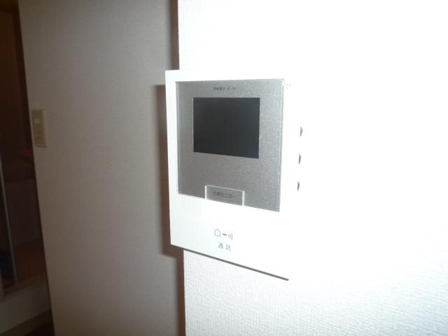 �y�Z�L�����e�B�z�@