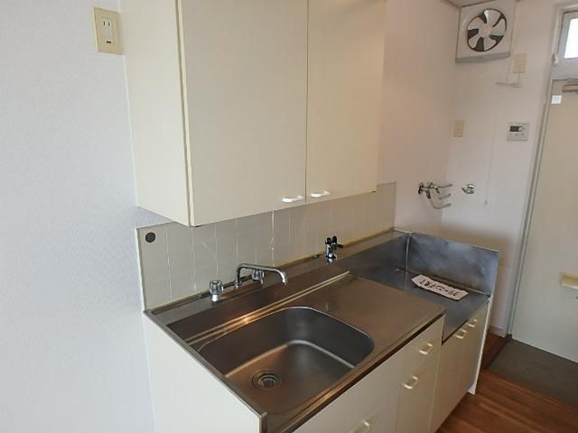 �y�L�b�`���z�@