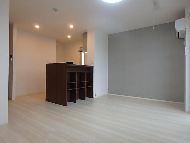 �y�����E���r���O�z�@