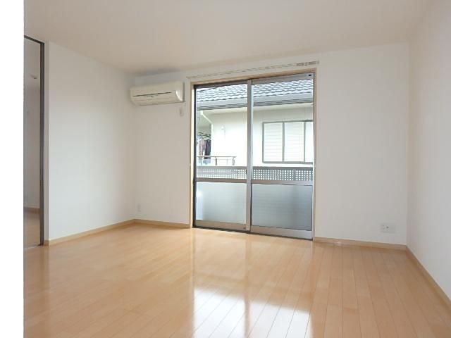 �y���ԁE���r���O�z�@���t���[�����O�d�l���Y��ł���