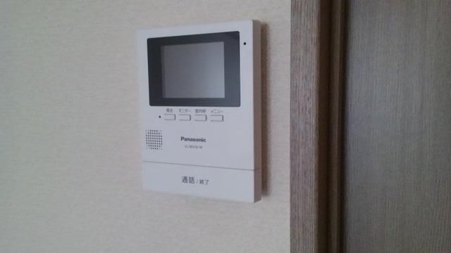 �y�Z�L�����e�B�z�@